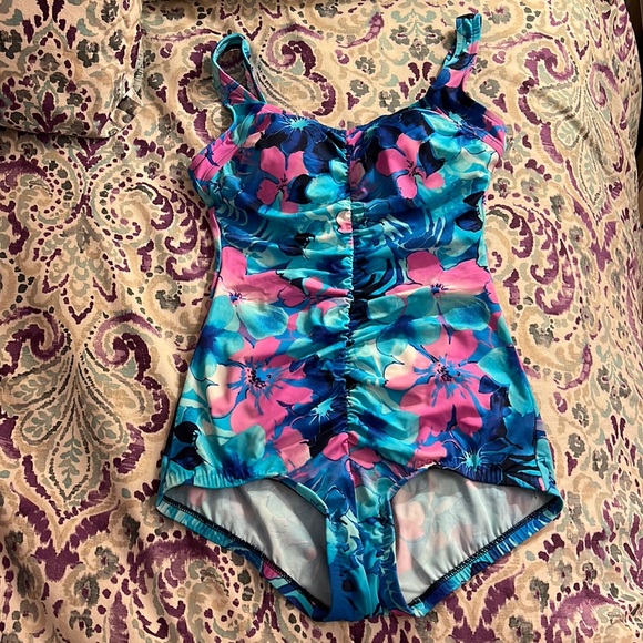 NWOT Maxine of Hollywood Shirred Front Girl Leg One Piece Swimsuit Size 12 - Picture 1 of 8